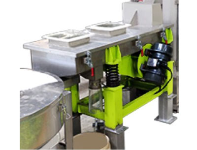 Vibrating screen machine